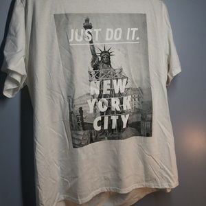 Nike graphic white t shirt